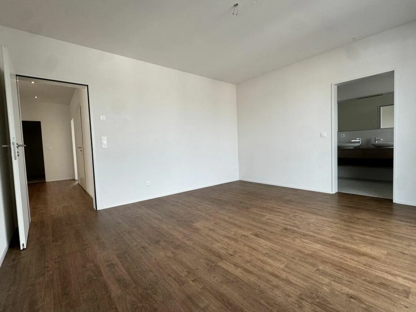 Moderne Attikawohnung mit Terrassen - Foto 5 von 13