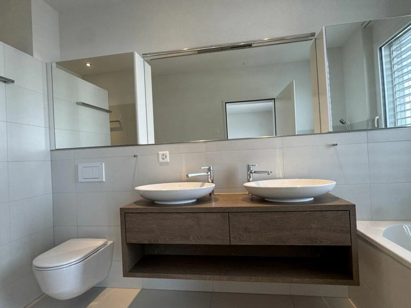 Moderne Attikawohnung mit Terrassen - Foto 6 von 13