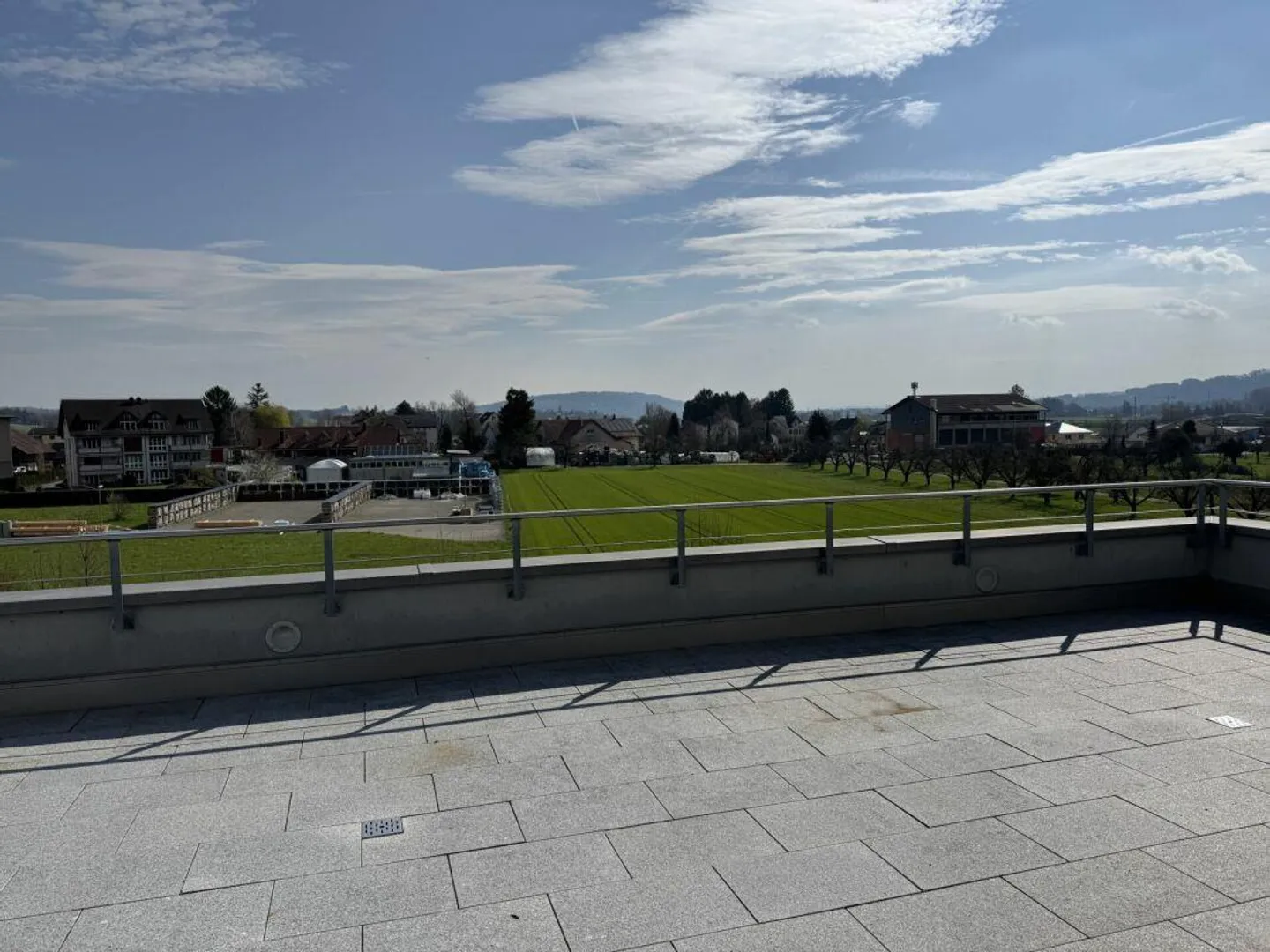 Moderne Attikawohnung mit Terrassen - Foto 11 von 13