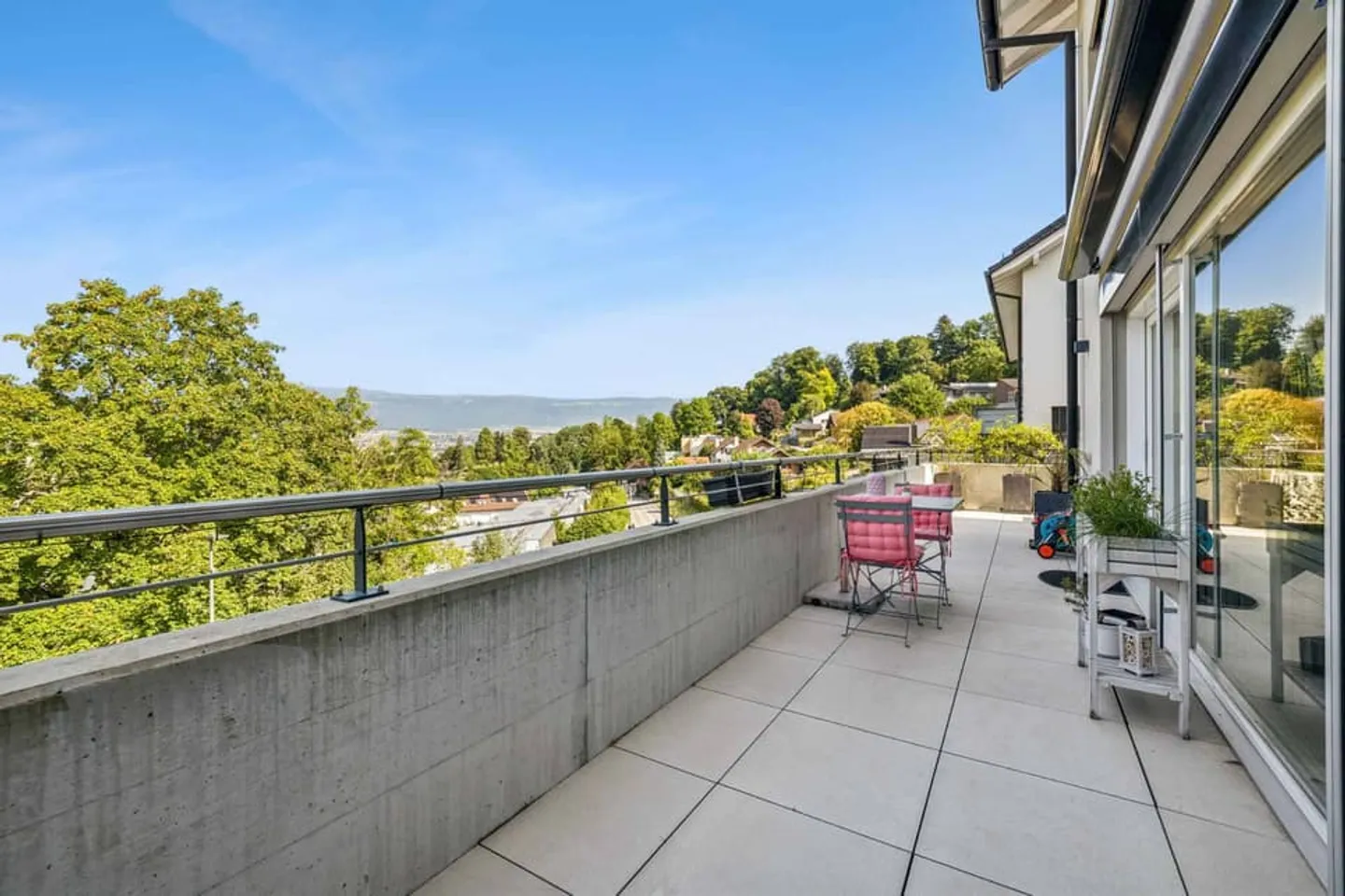 Elegante zeitgenössische Doppelhaushälfte - Foto 5 von 13