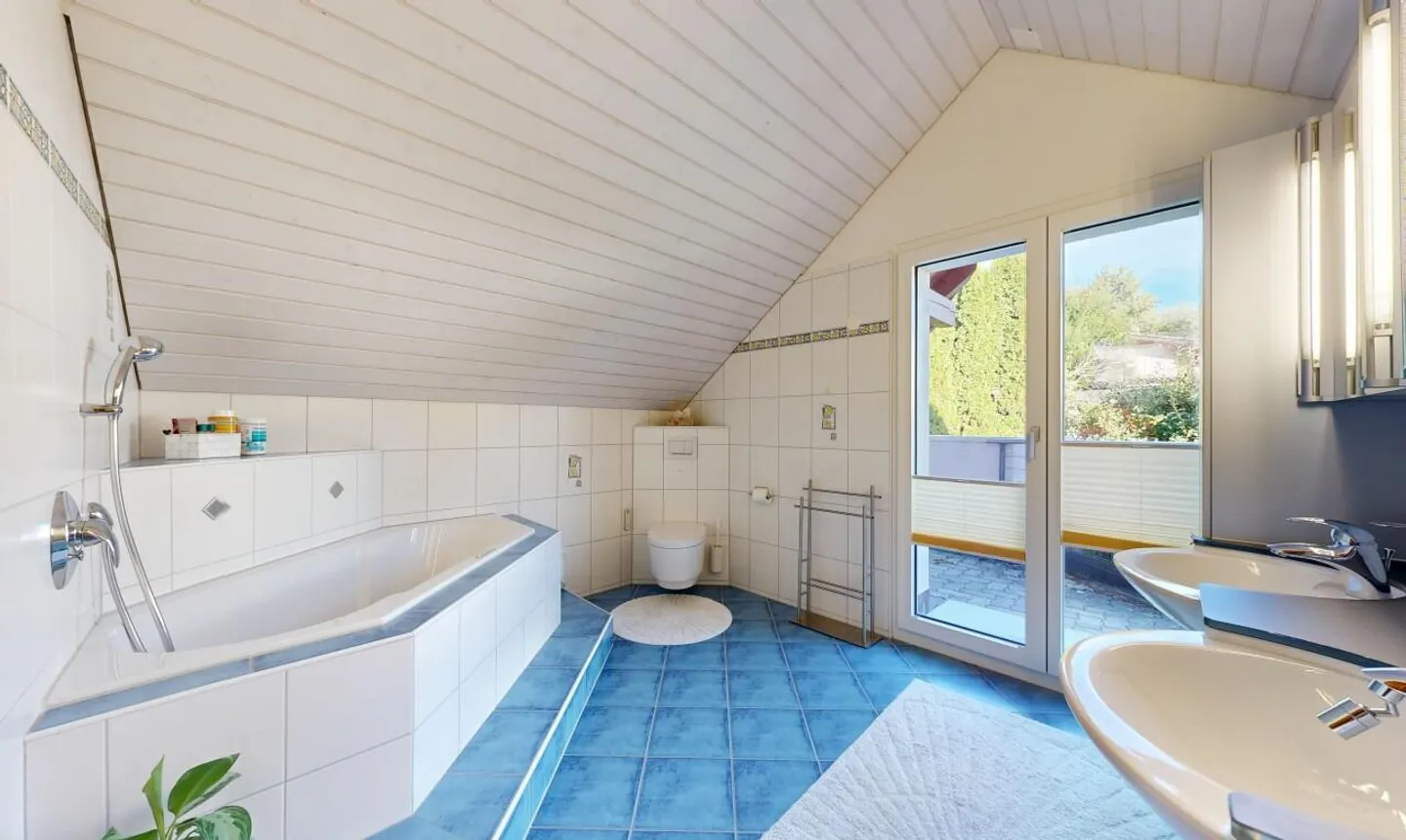 Exclusive 6.5-room single-family house with swimming pool & beautiful garden area - Photo 9 of 11