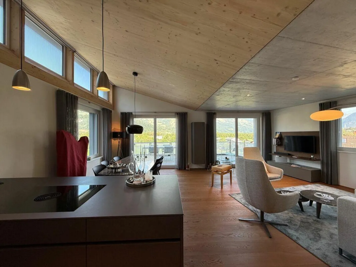 Originelle exklusive Terrassenwohnung in einer attraktiven Wohnlage in Sils i.D. - Photo 1 sur 12