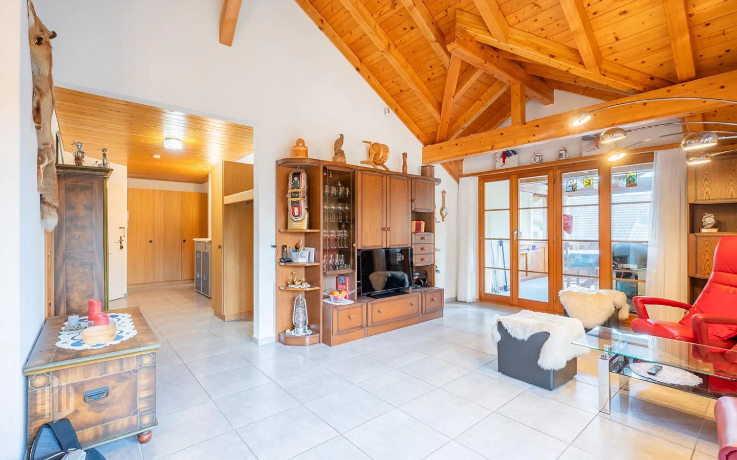 ImmoWyss - Charming Attic Apartment with Winter Garden and Mountain View - Photo 2 of 8