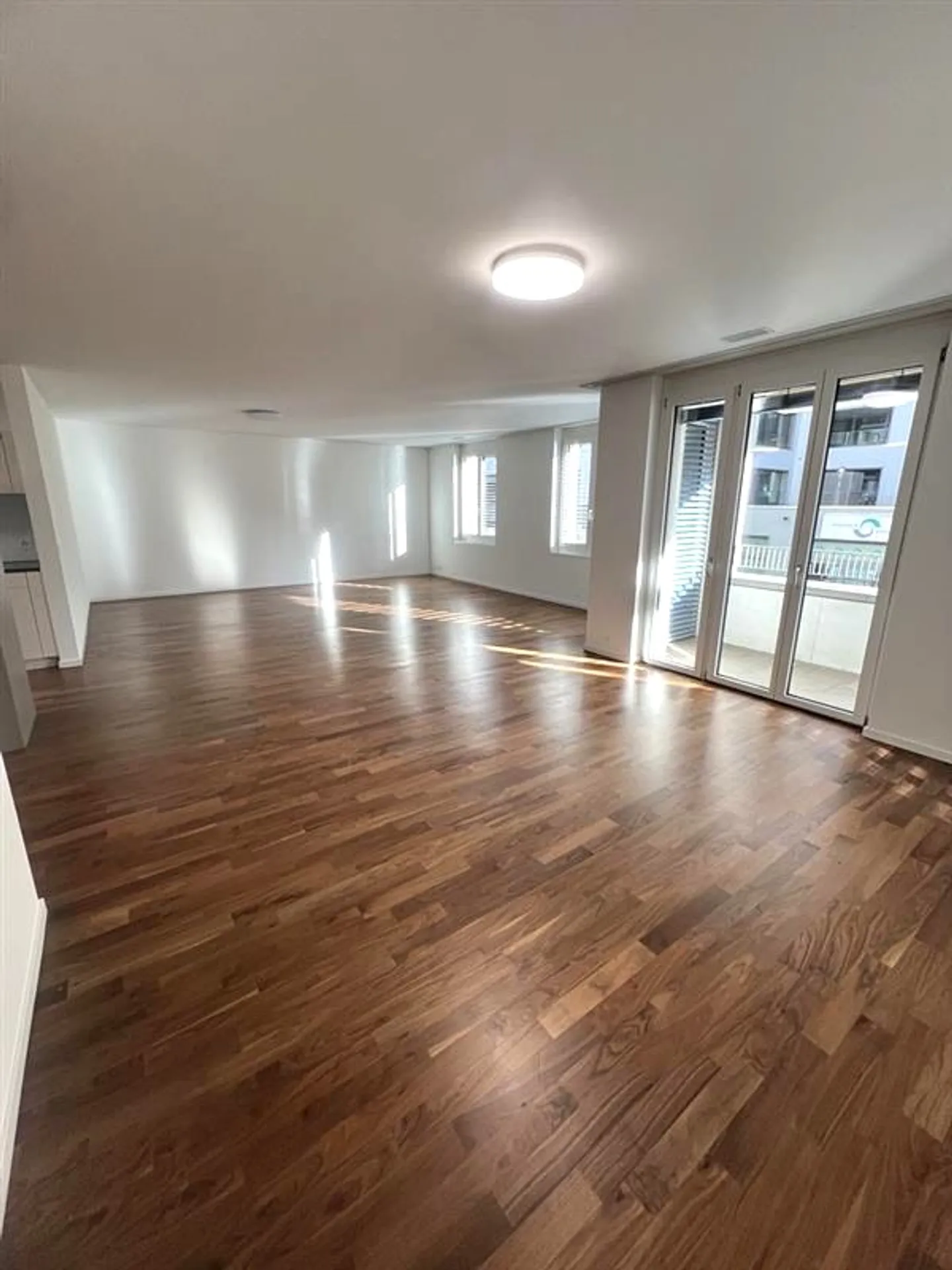 In the heart of Dietikon! - Photo 3 of 11