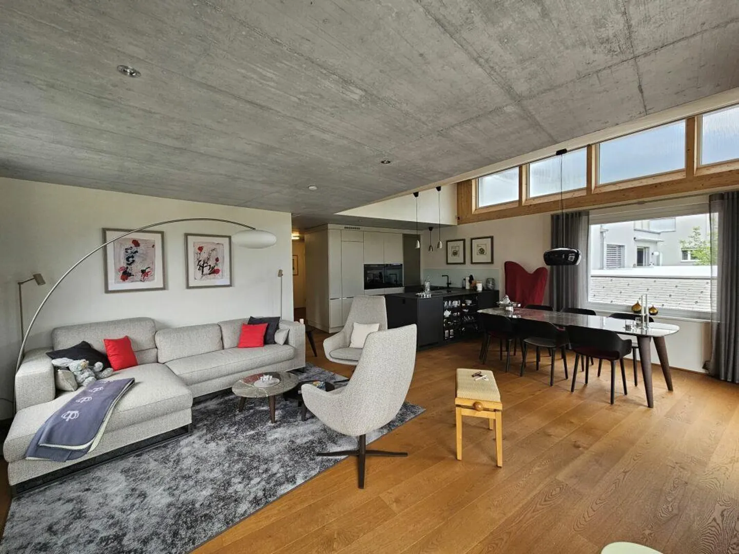 Originelle exklusive Terrassenwohnung in einer attraktiven Wohnlage in Sils i.D. - Photo 2 sur 12