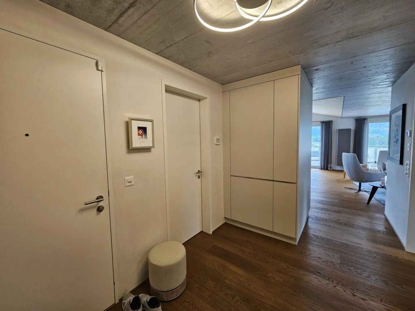 Originelle exklusive Terrassenwohnung in einer attraktiven Wohnlage in Sils i.D. - Photo 3 sur 12