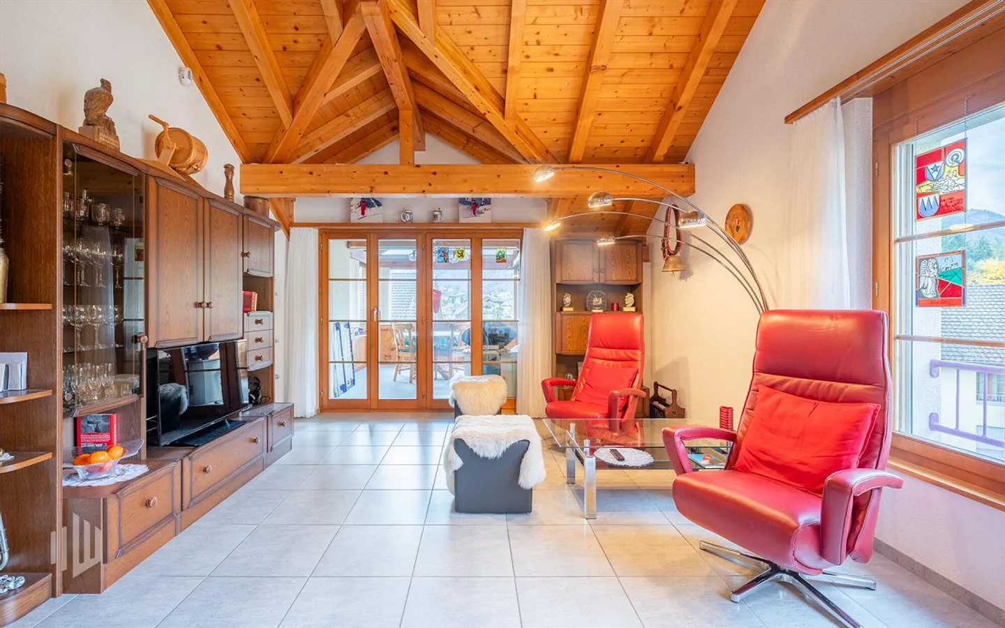 ImmoWyss - Charming Attic Apartment with Winter Garden and Mountain View - Photo 3 of 8