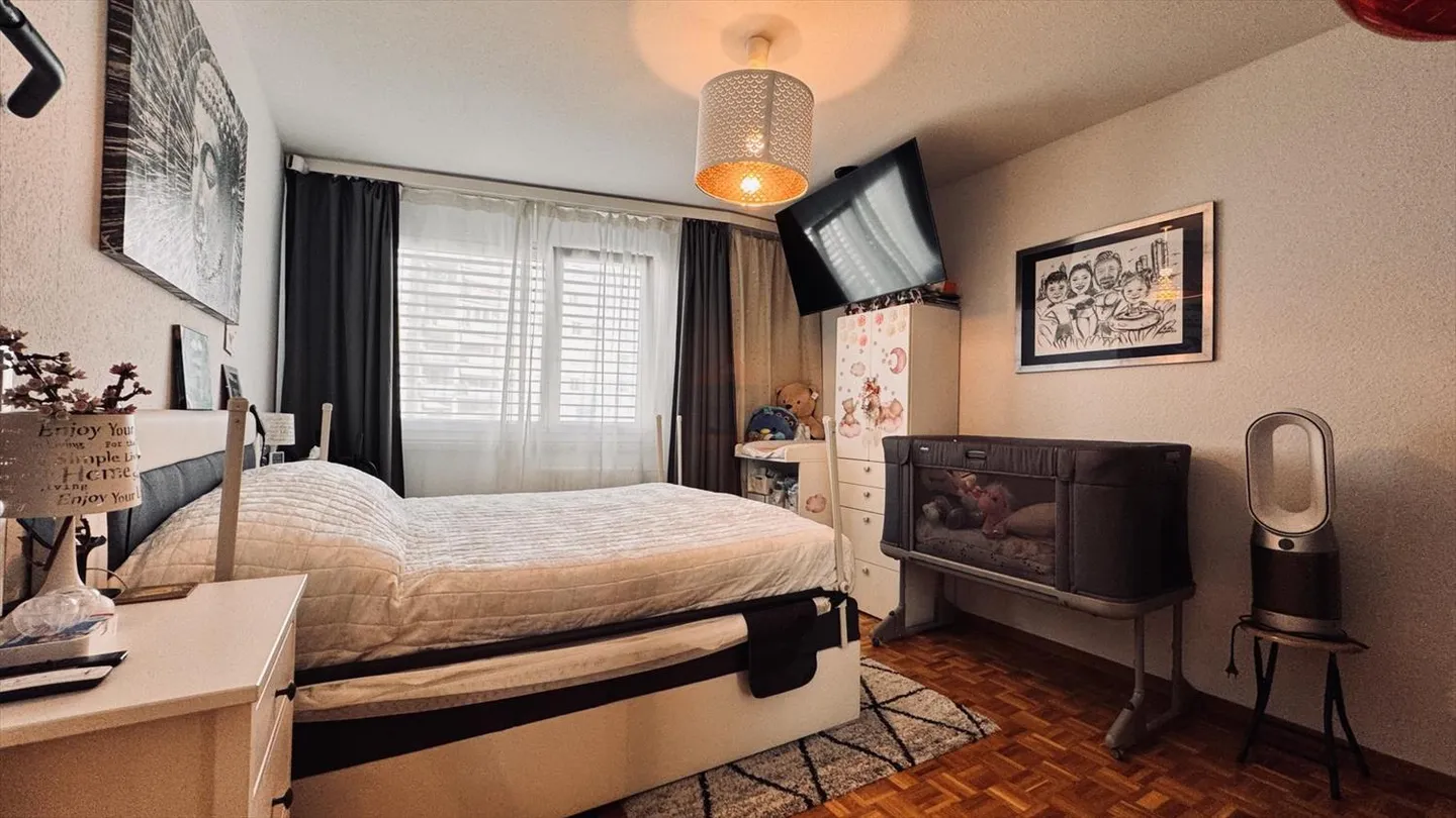 Four-room apartment 83 m², with unobstructed view and freshly renovated - Photo 4 of 7