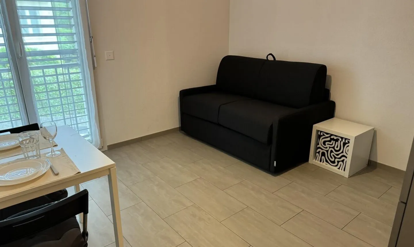 Studio for sale - Photo 1 of 13