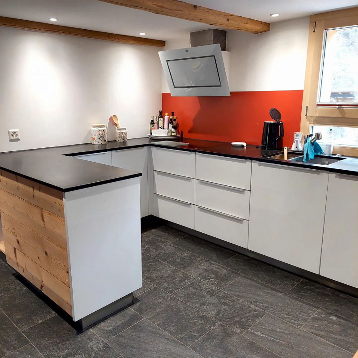 Heimeliges 7 1/2-Zimmer-Haus zu vermieten - Foto 2 von 5