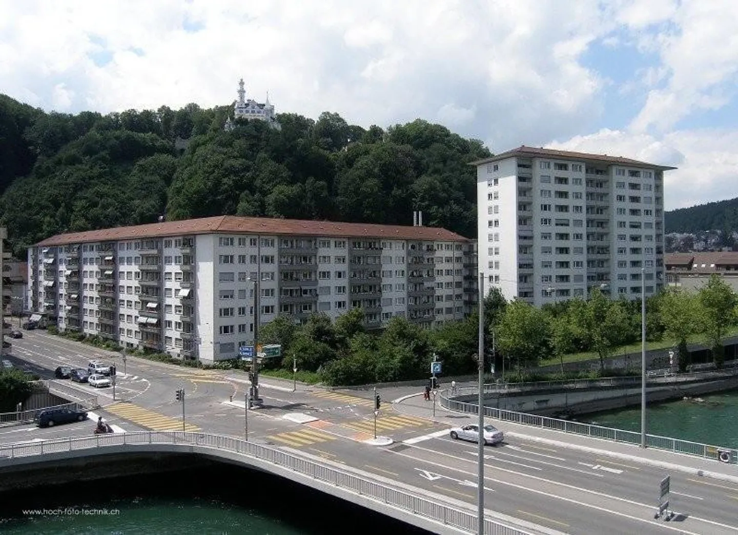 Perfect single apartment with a view towards the city, Reuss and Musegg towers - Photo 1 of 7