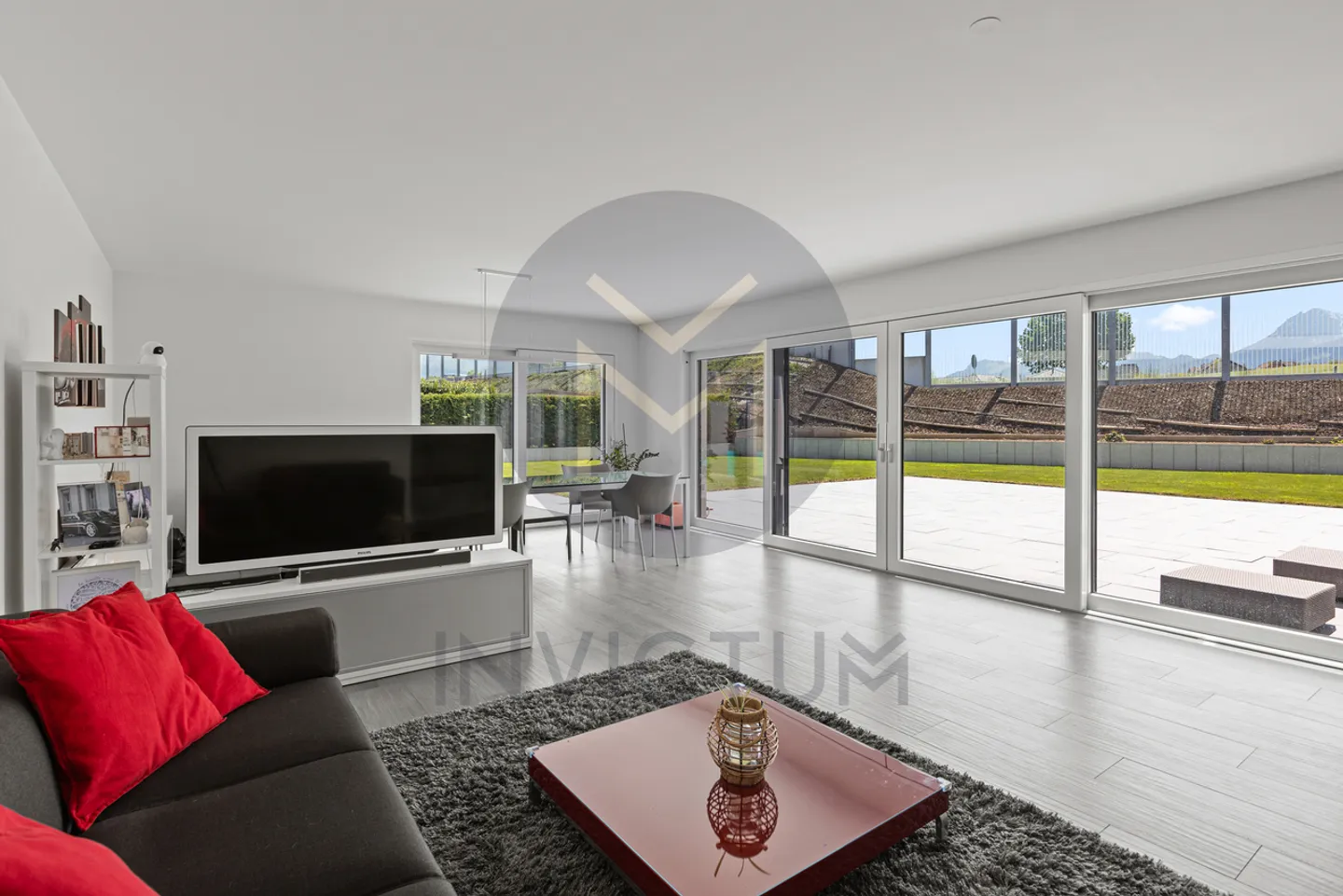 Exceptional contemporary villa with terrace and garden - Photo 6 of 23