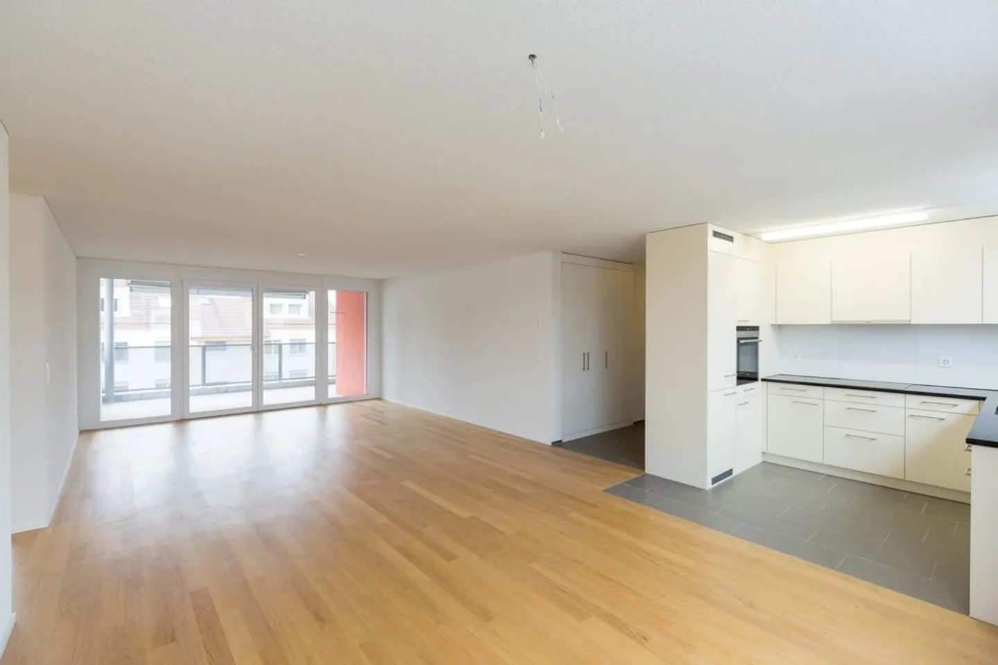 Moderne 4.5-Zimmerwohnung - Foto 3 von 9