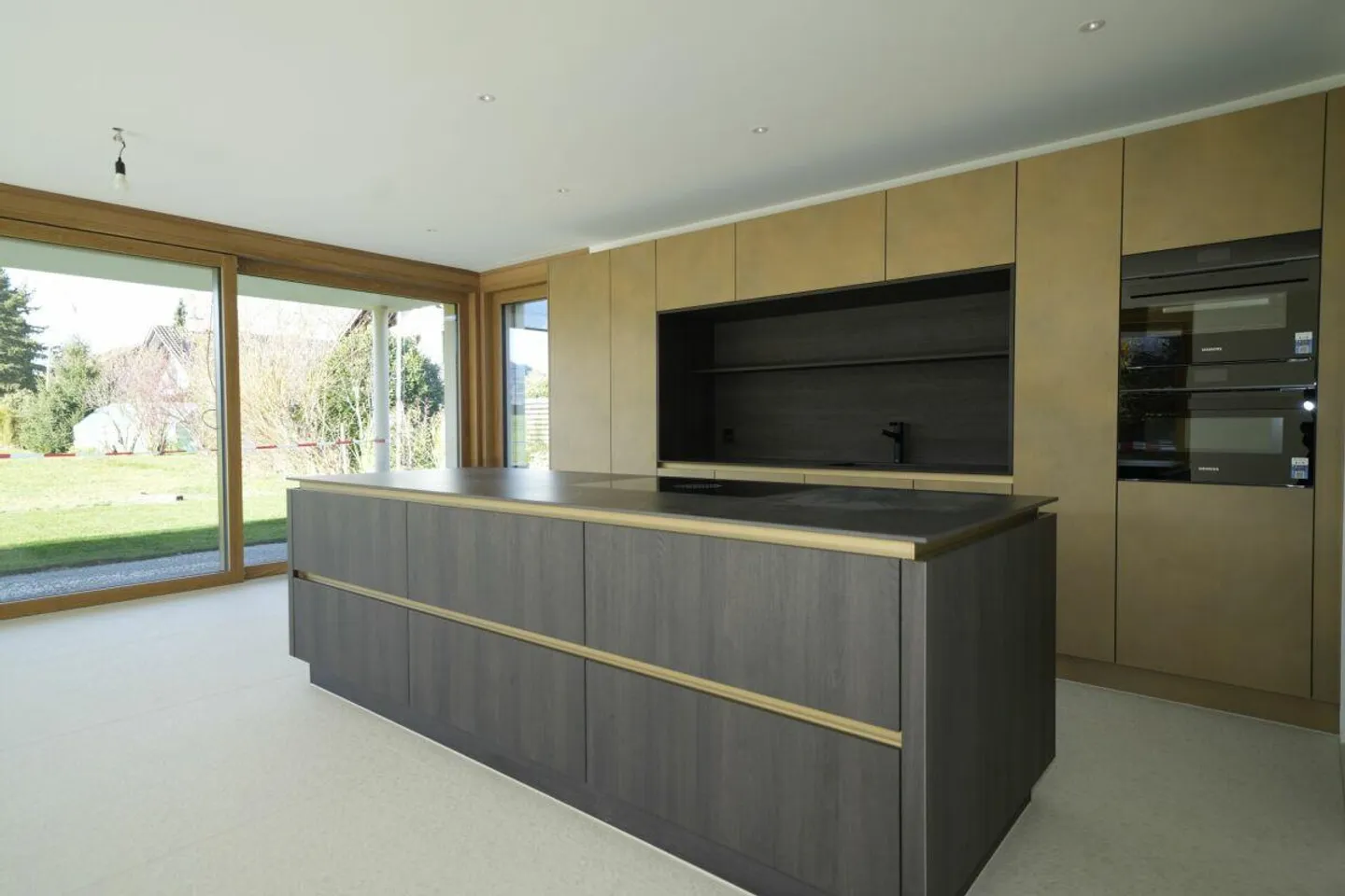 Villa neuve exclusive avec terrasse sur le toit, ascenseur et luxueux indoor-outdoor living - Photo 5 sur 28