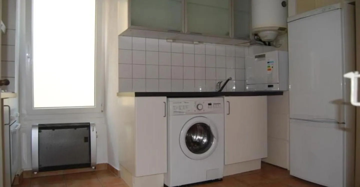 Charming Apartment - Photo 4 of 5
