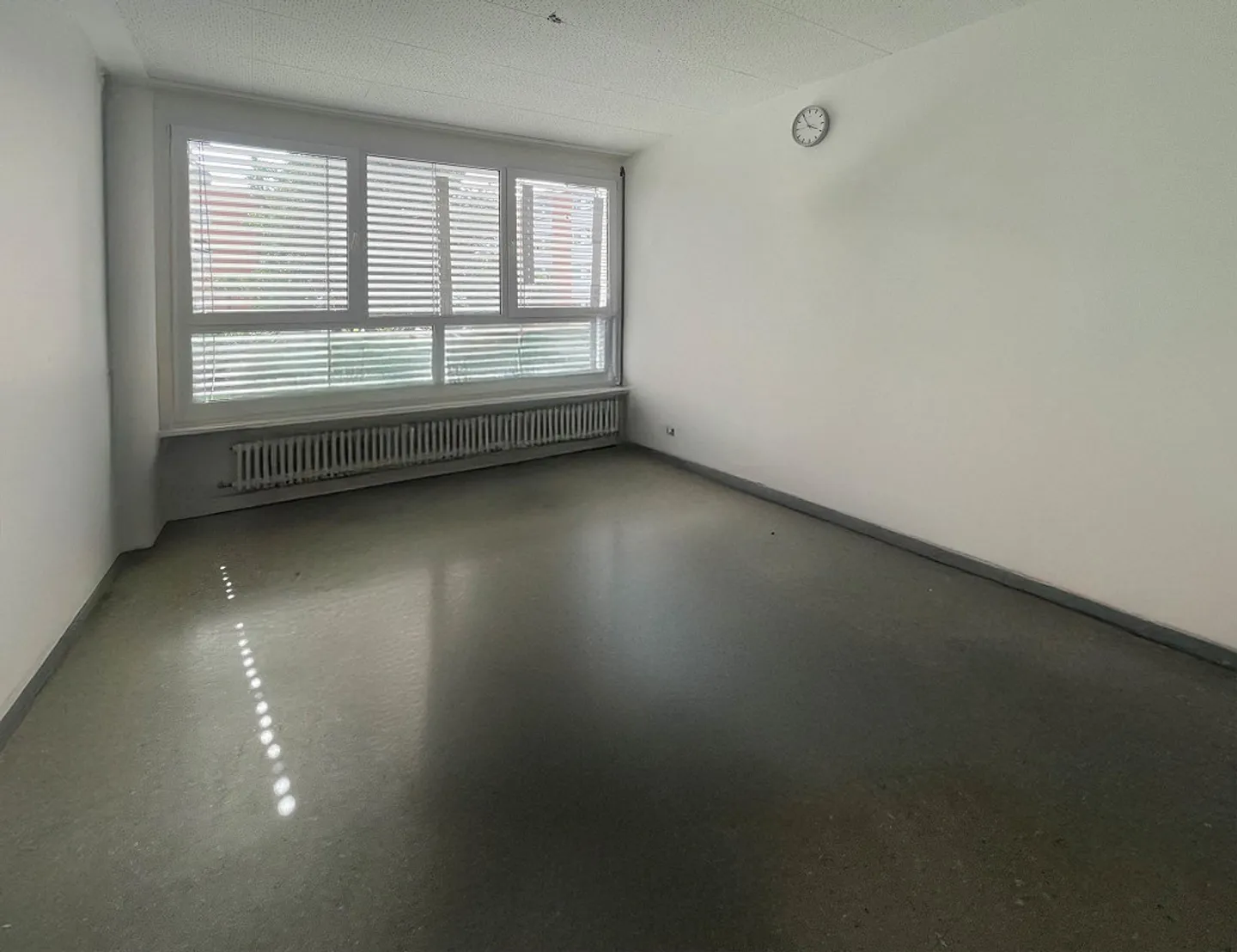 Geräumige 4,5-Zimmer-Wohnung in Lugano - Foto 2 von 9