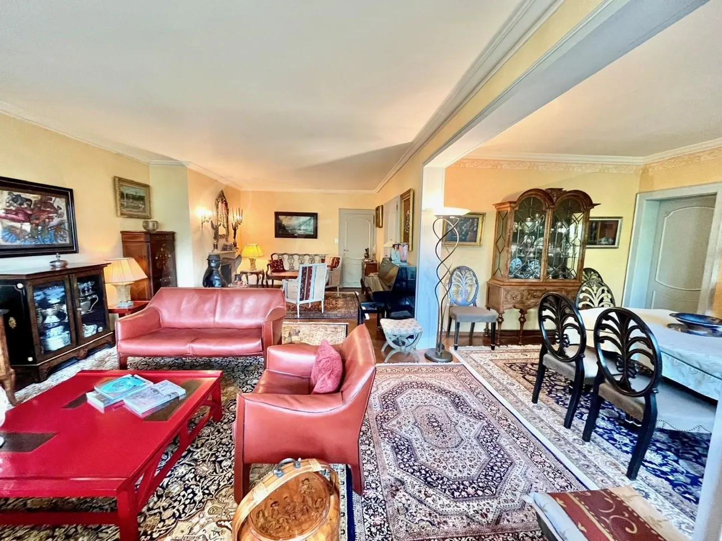 Élégance intemporelle et volumes généreux 6,5 pièces traversant à deux pas du parc Bertrand, à Champel - Photo 12 sur 13