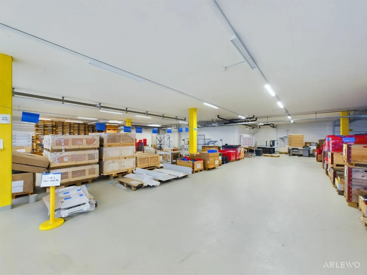 Mixed-use building for rent - Photo 12 of 12