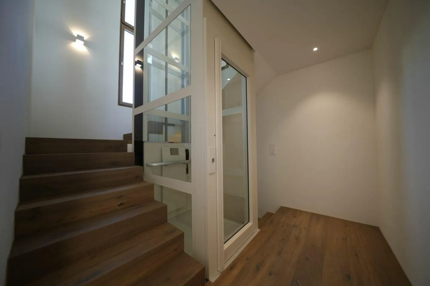 Villa neuve exclusive avec terrasse sur le toit, ascenseur et luxueux indoor-outdoor living - Photo 9 sur 28