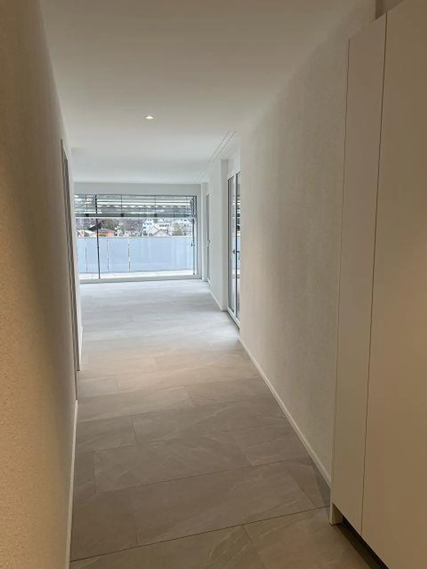 Bright and modern penthouse apartment - Photo 2 of 10