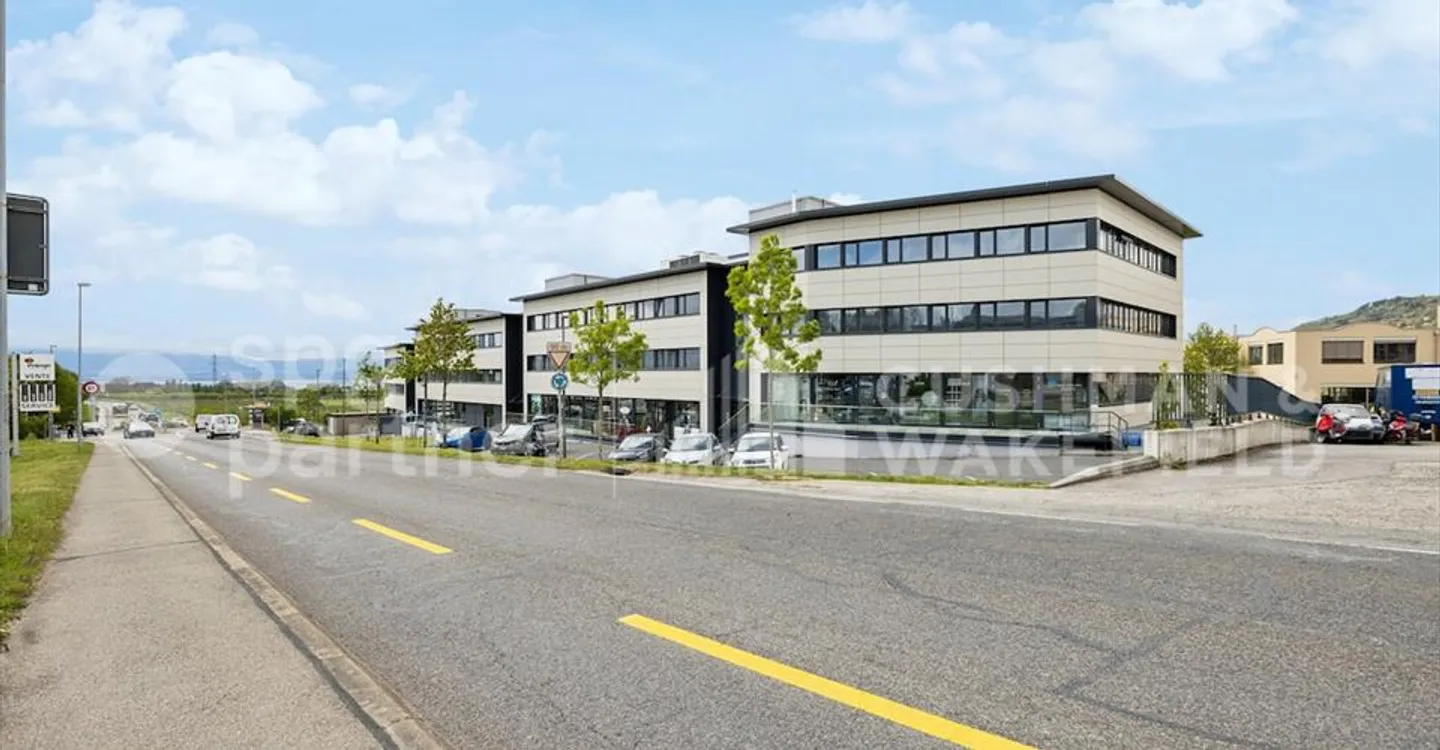 Aubonne Business Park, uffici e galleria commerciale - Foto 1 di 10