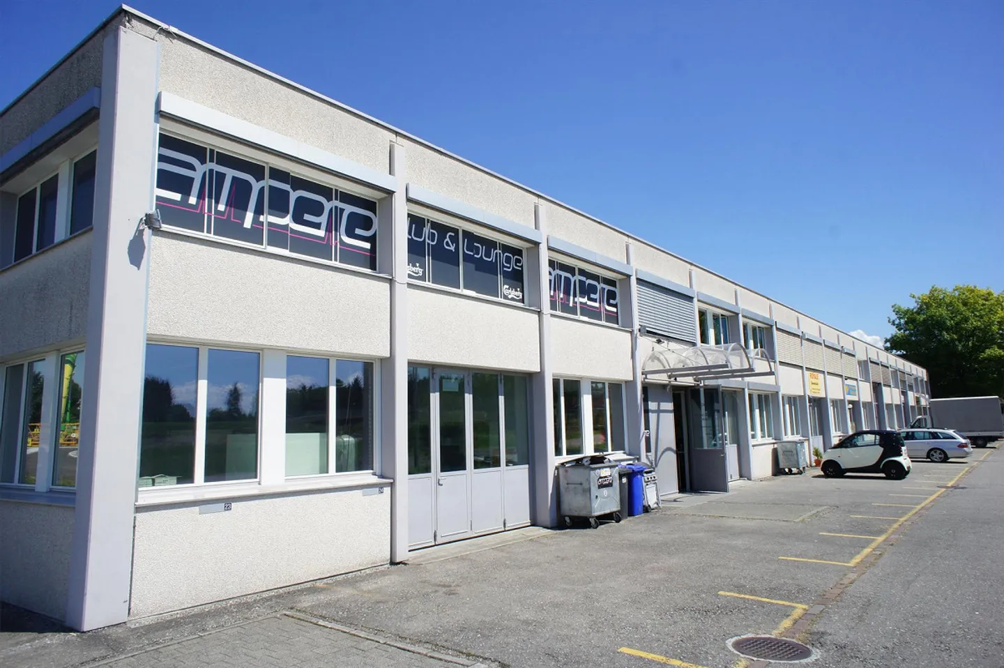 Spazio commerciale versatile con lucernario - Foto 1 di 3