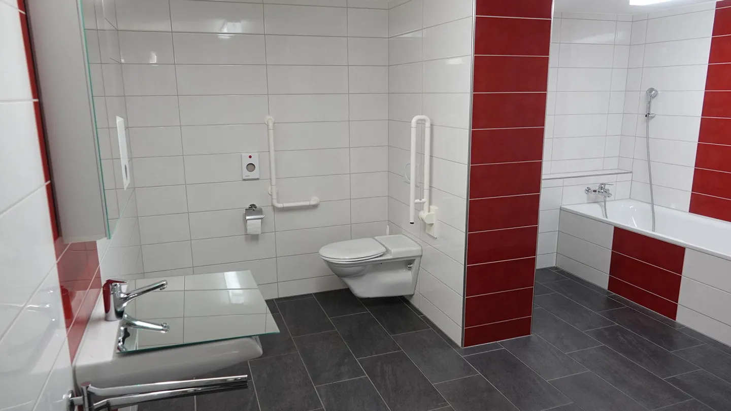 Spazio commerciale 71 m2 / disponibile immediatamente - Foto 3 di 6