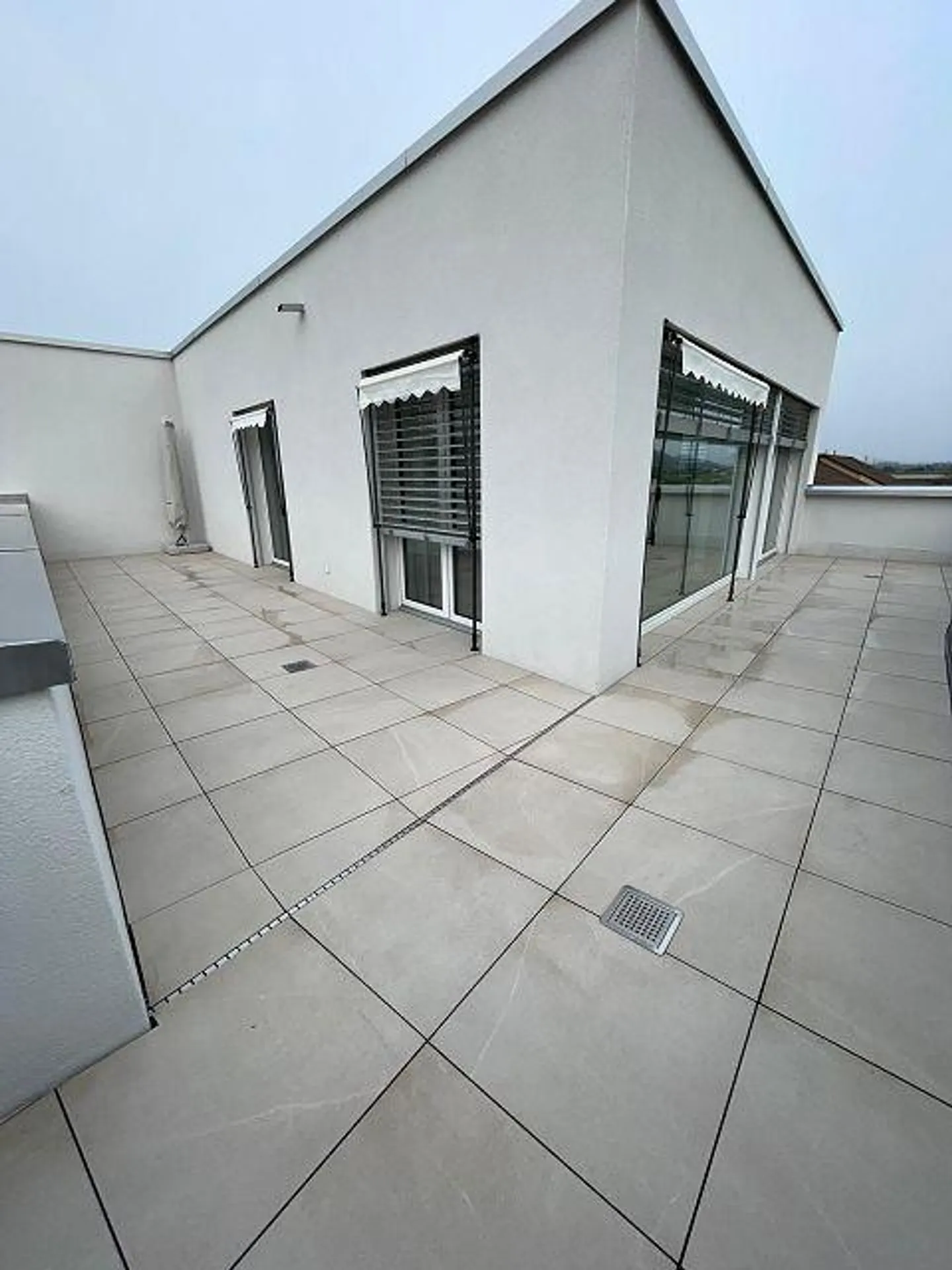 Bright and modern penthouse apartment - Photo 7 of 10