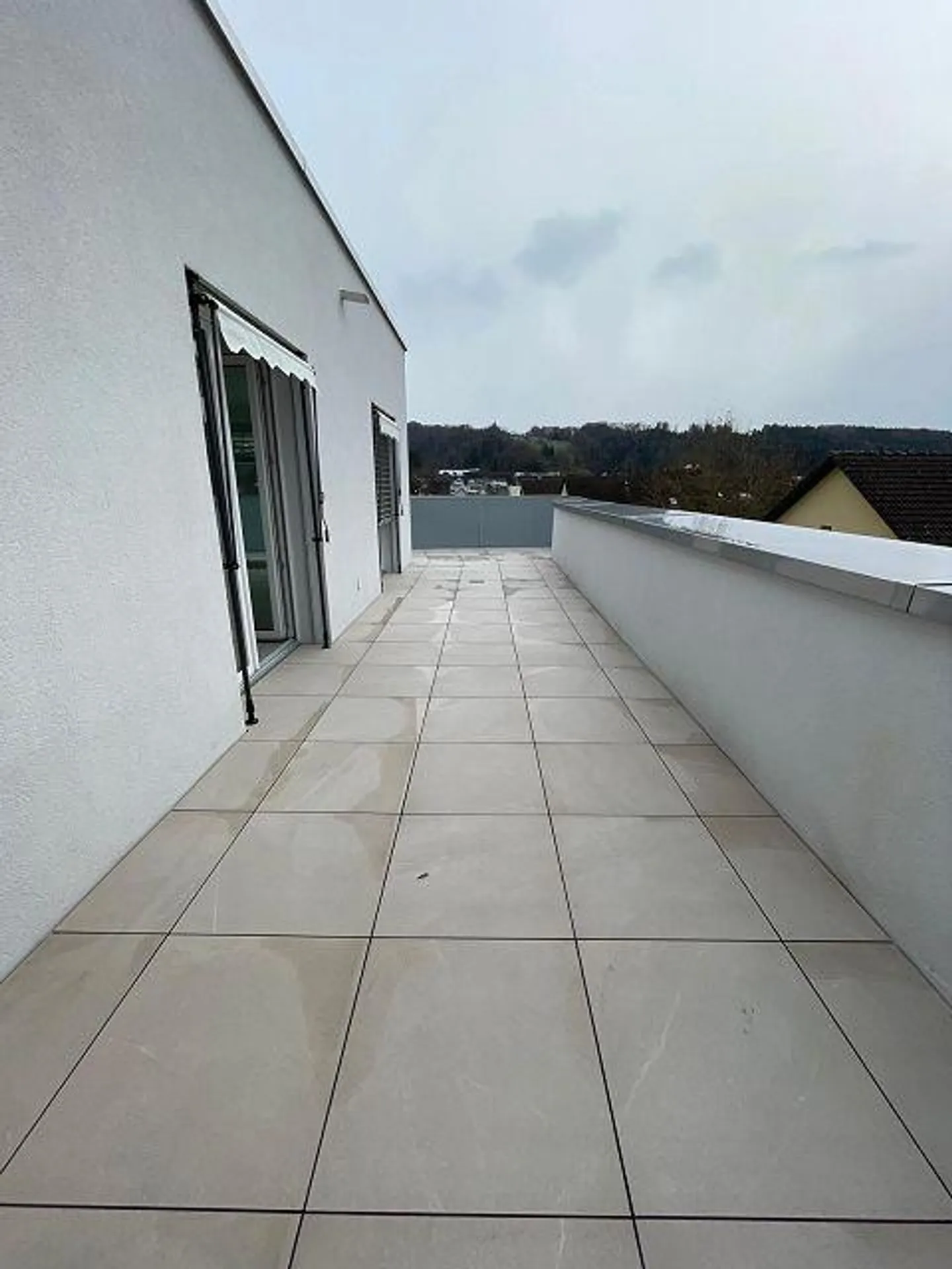 Bright and modern penthouse apartment - Photo 9 of 10