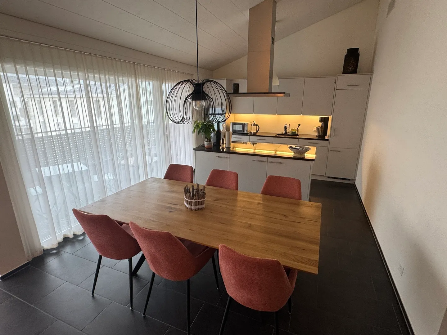 APPARTAMENTO 3½ LOCALI A TRACHSLAU (SZ), ARREDATO, TEMPORANEO - Foto 3 di 9