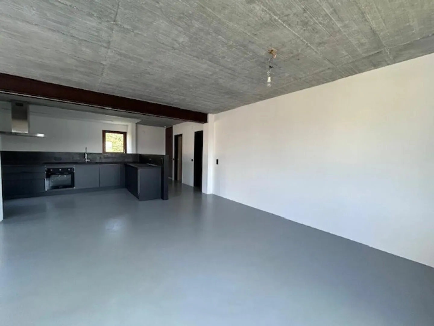 4.5-ZIMMER-WOHNUNG IN ZWEIFAMILIENHAUS - RENOVIERT - EXKLUSIVER GARTEN - Foto 11 von 23