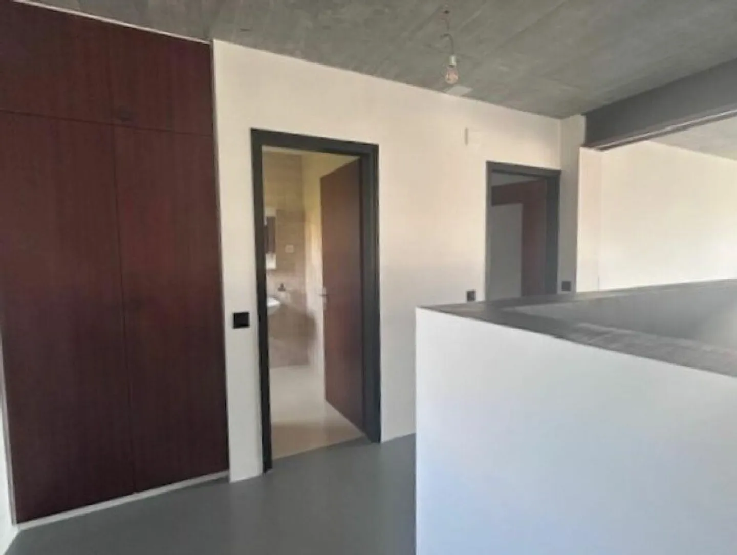 4.5-ZIMMER-WOHNUNG IN ZWEIFAMILIENHAUS - RENOVIERT - EXKLUSIVER GARTEN - Foto 15 von 23