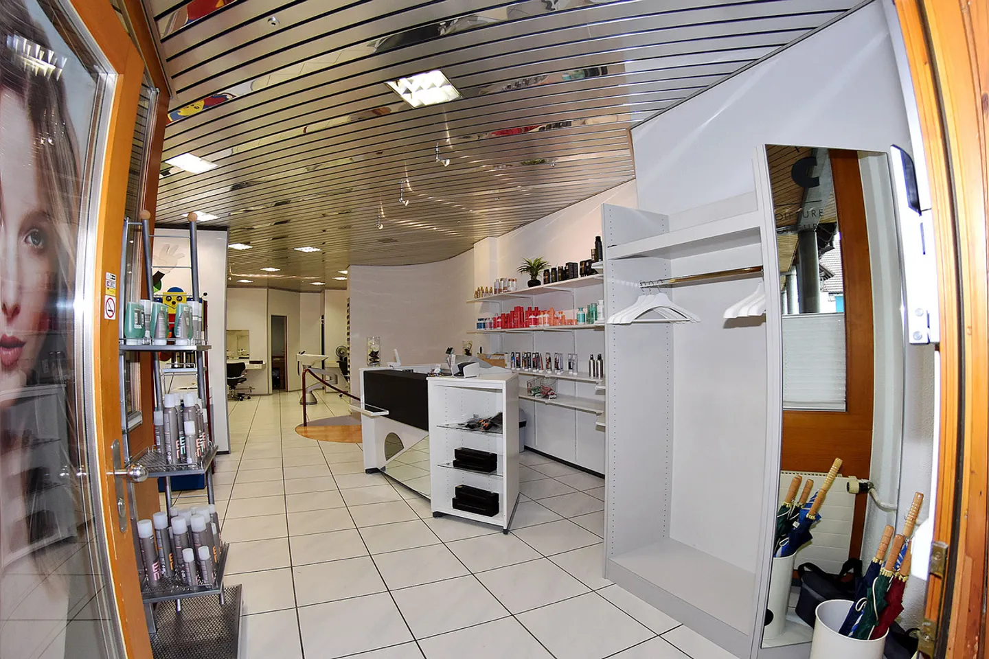 Vollständig eingerichteter Beauty-Salon - Foto 2 von 11