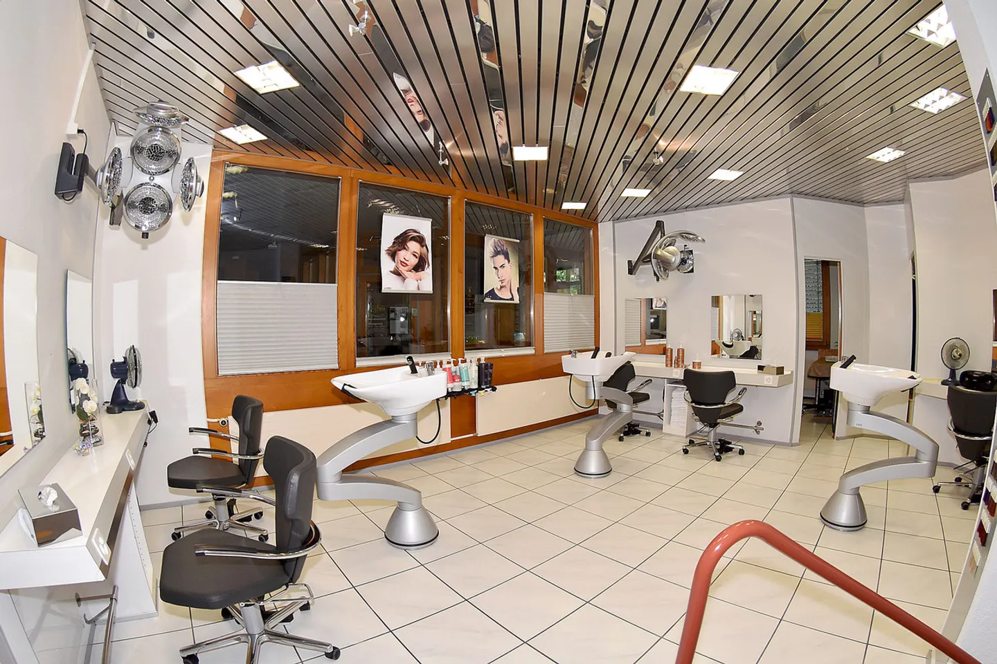 Vollständig eingerichteter Beauty-Salon - Foto 4 von 11