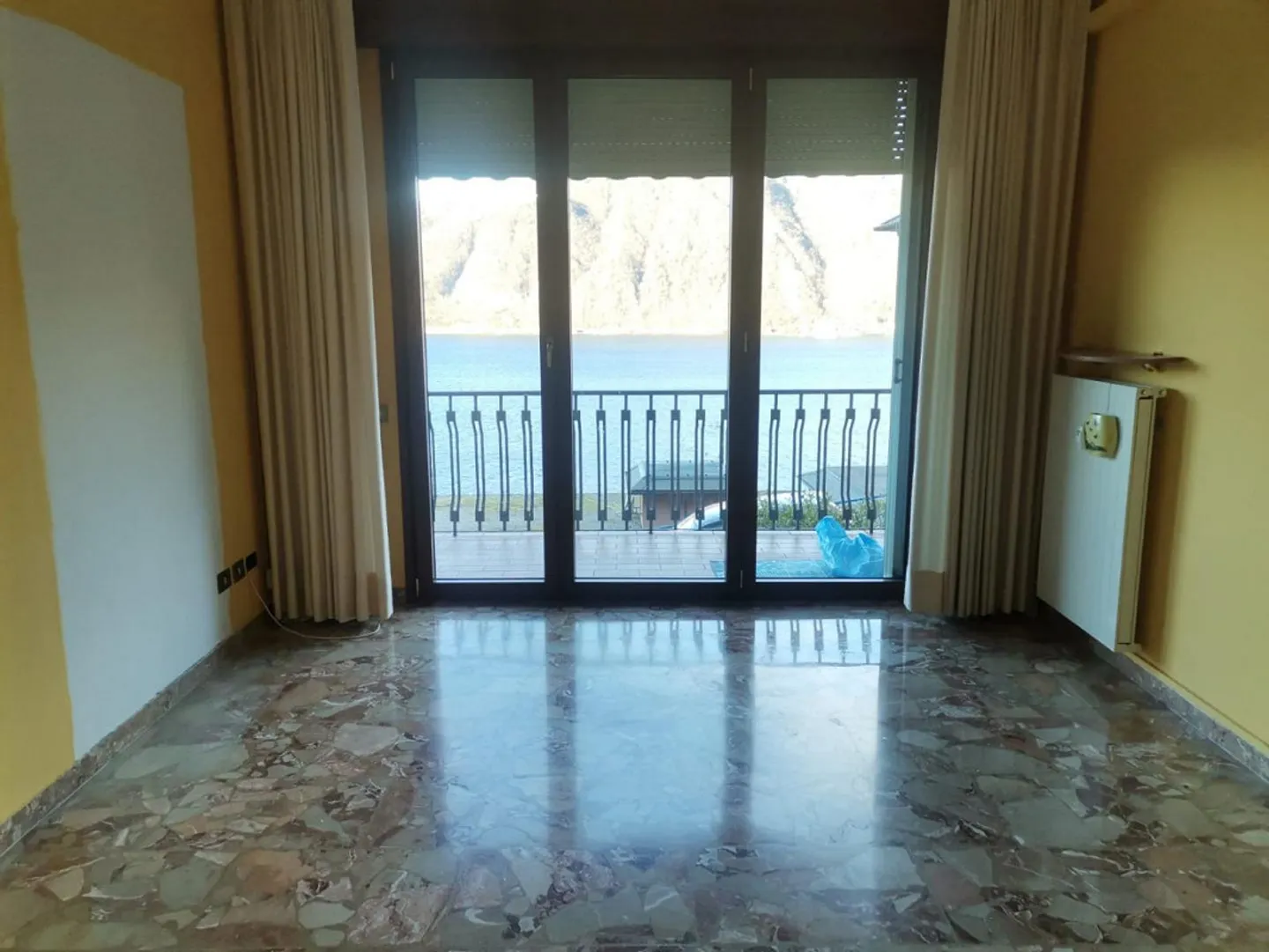 Sunny Apartment with Lake View - Photo 4 of 14