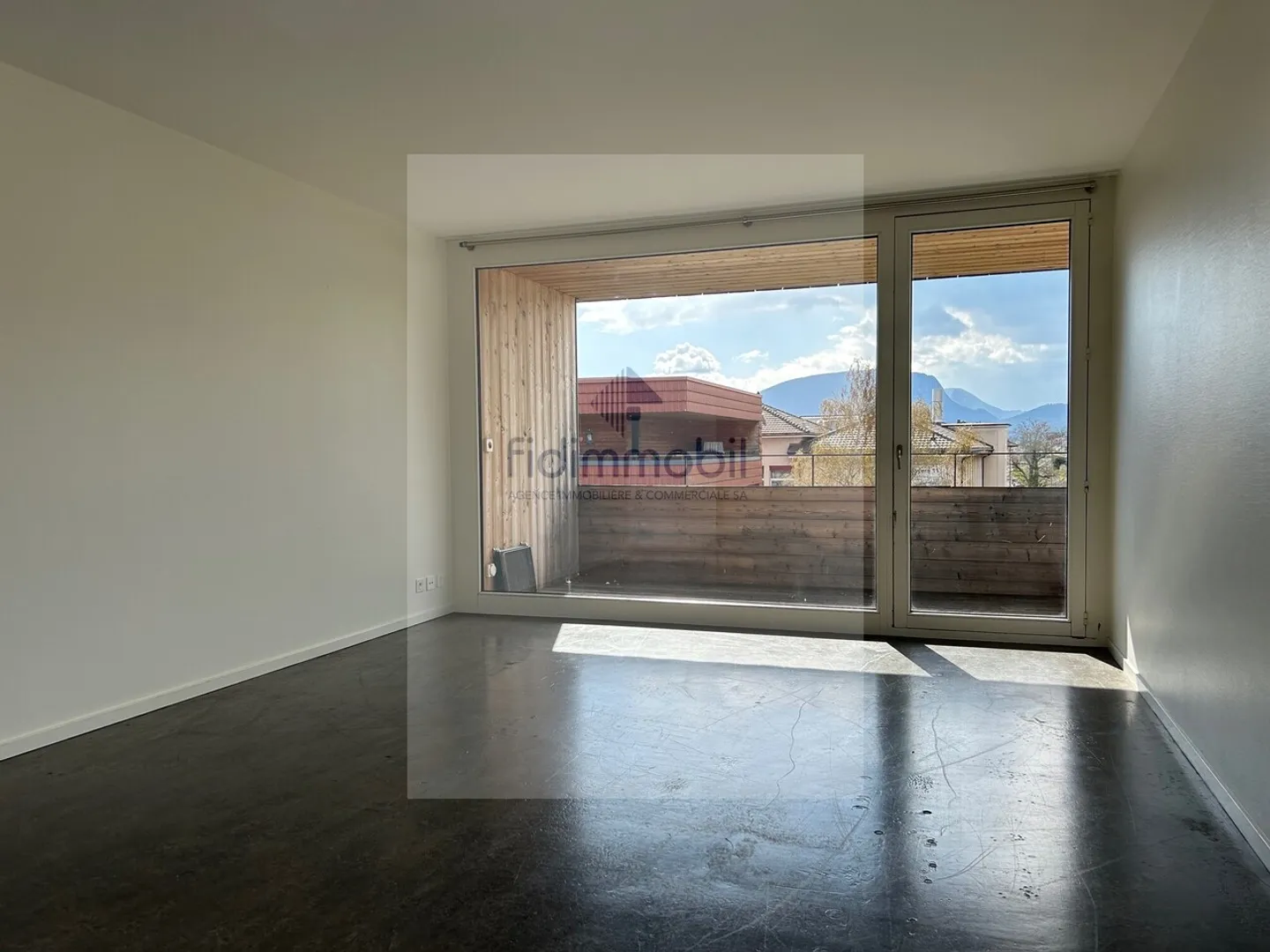 GRANDE APPARTAMENTO CON BALCONE - Foto 6 di 10
