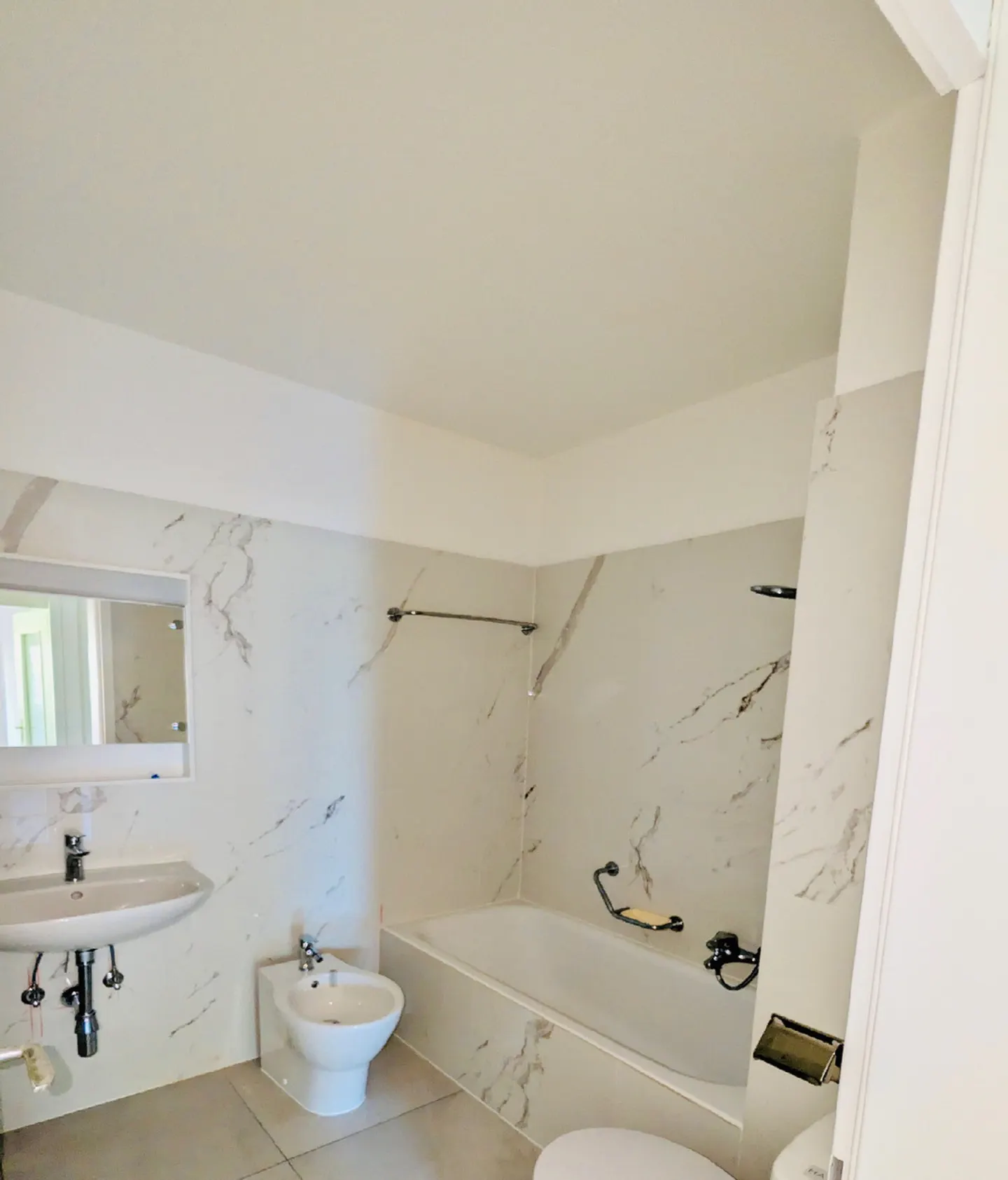 COZY 2.5 ROOMS WITH GARDEN - Photo 7 of 13