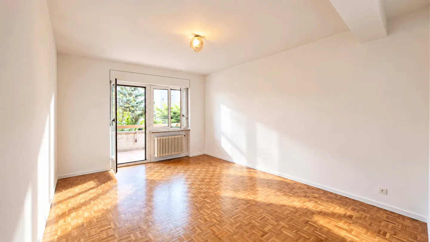 COZY 2.5 ROOMS WITH GARDEN - Photo 3 of 13
