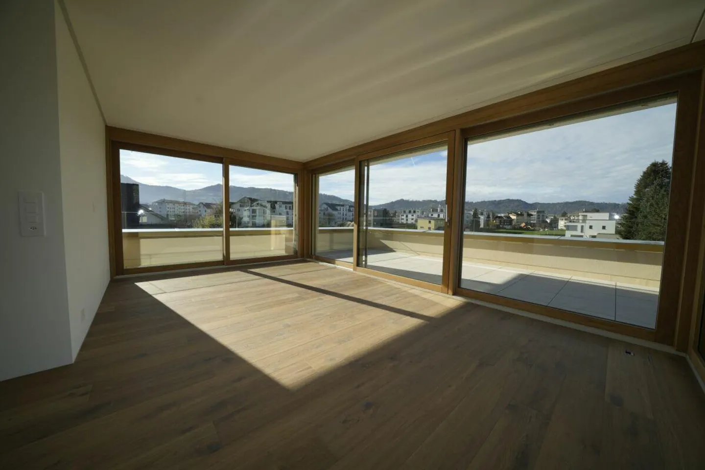 Villa neuve exclusive avec terrasse sur le toit, ascenseur et luxueux indoor-outdoor living - Photo 18 sur 28