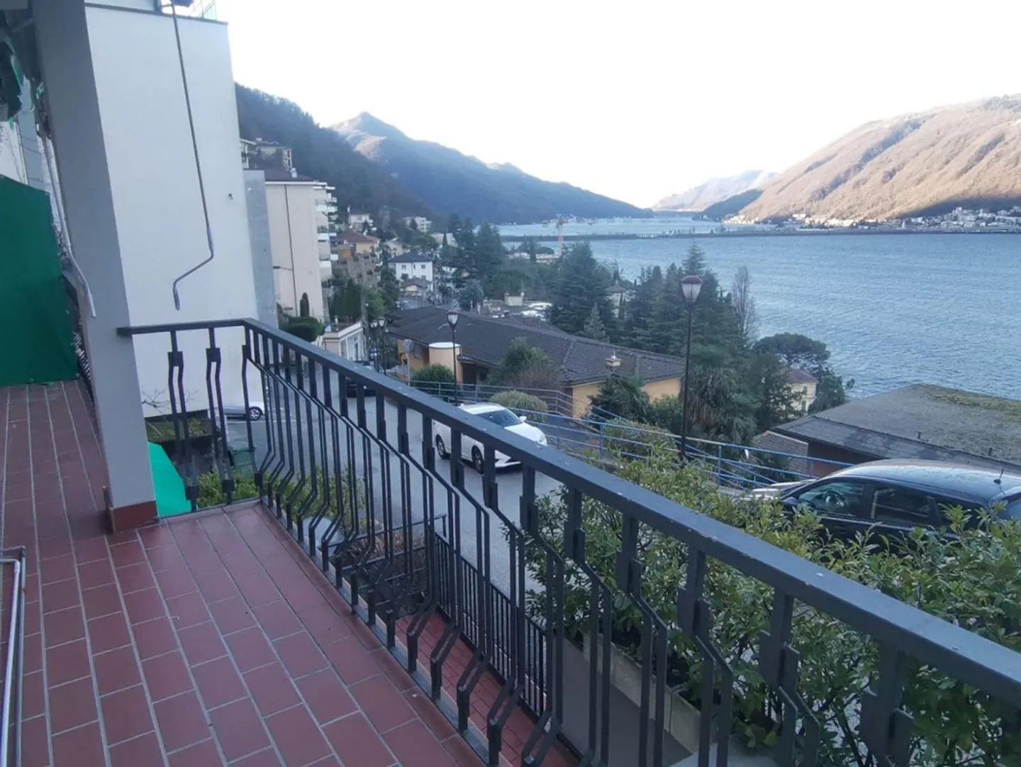 Sunny Apartment with Lake View - Photo 12 of 14