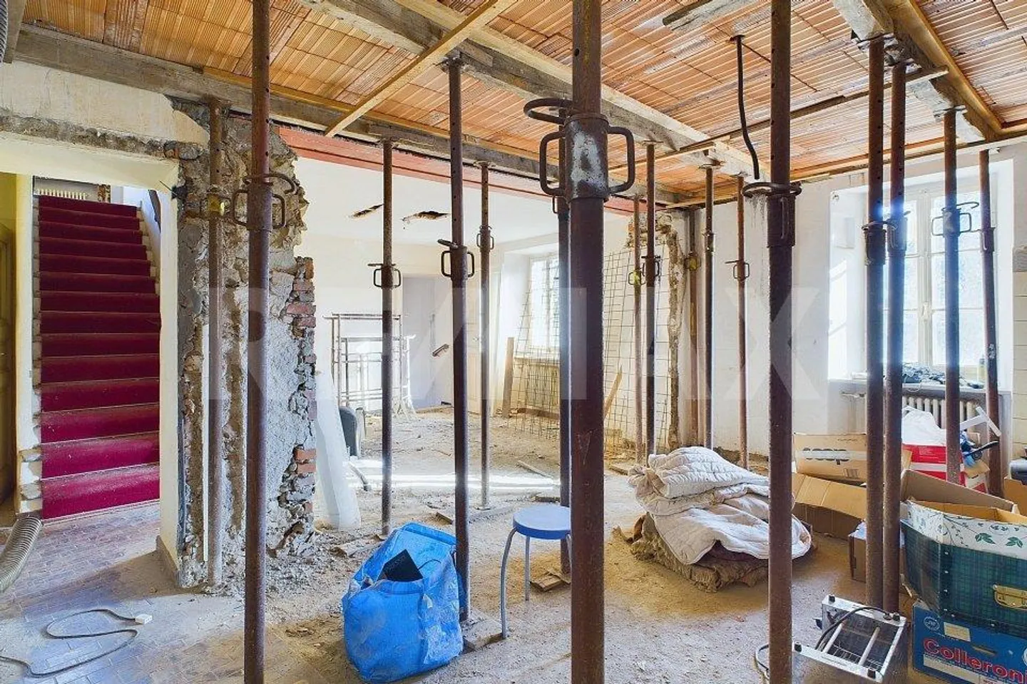 Edificio da ristrutturare con permesso di costruzione per 3-4 appartamenti - Foto 11 di 13