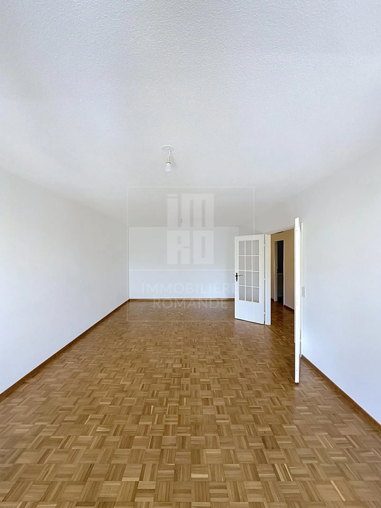 Charming Apartment in Cologny - Photo 4 of 4