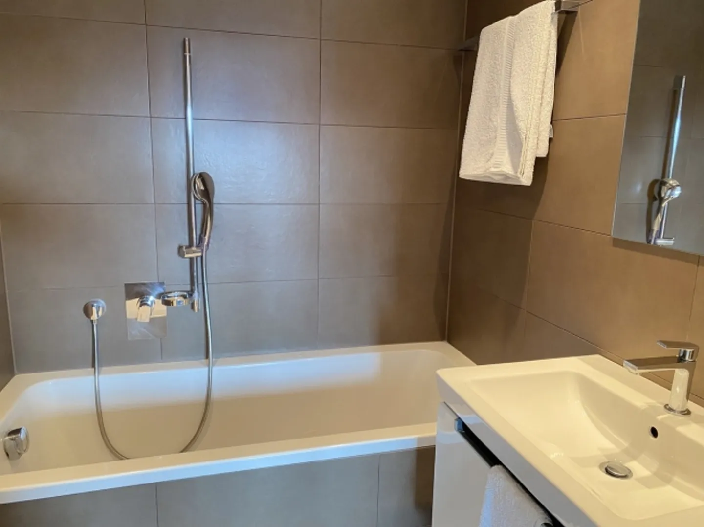 «LOCATION SEMAINE 4,5 pièces de standing à deux pas du centre de Crans» - Photo 7 sur 12