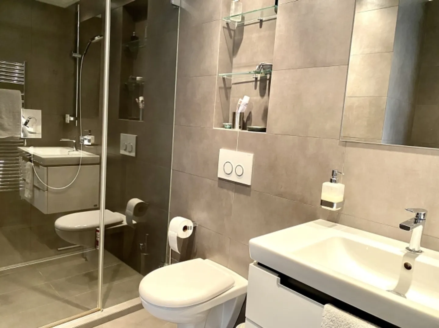 «LOCATION SEMAINE 4,5 pièces de standing à deux pas du centre de Crans» - Photo 9 sur 12