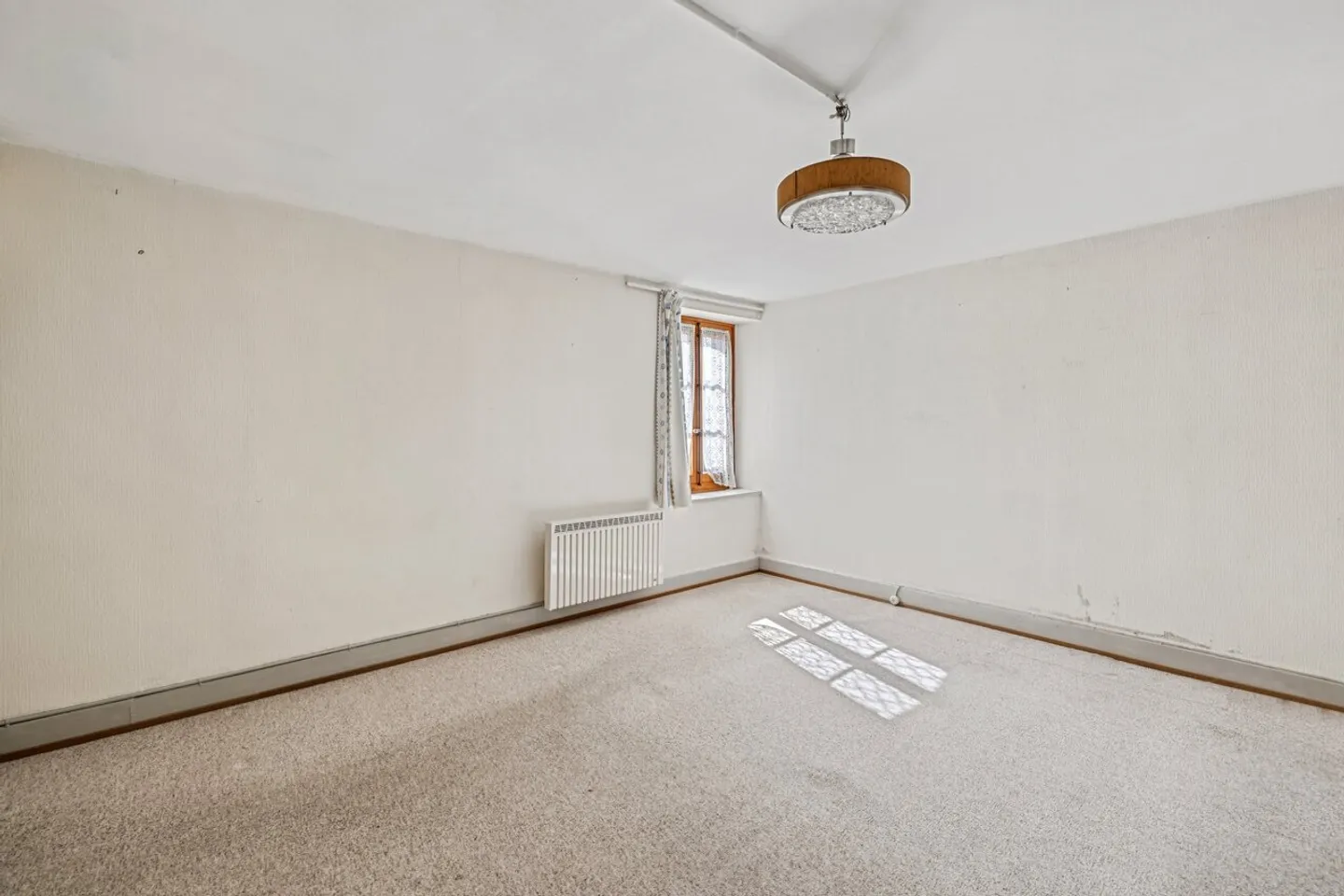 Maison villageoise pleine de potentiel au coeur du village - Photo 3 sur 6