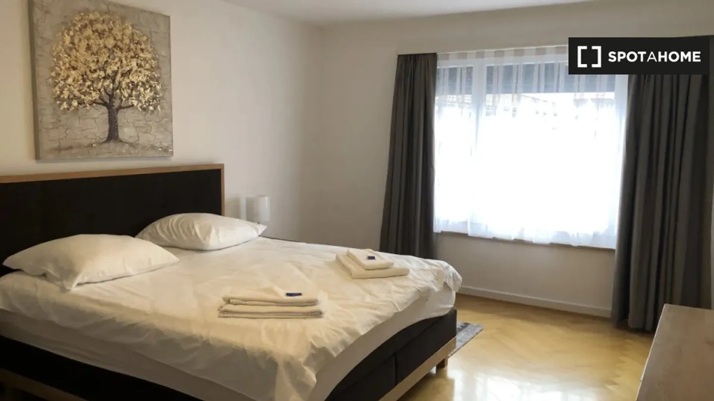 Charming Apartment - Photo 16 of 18