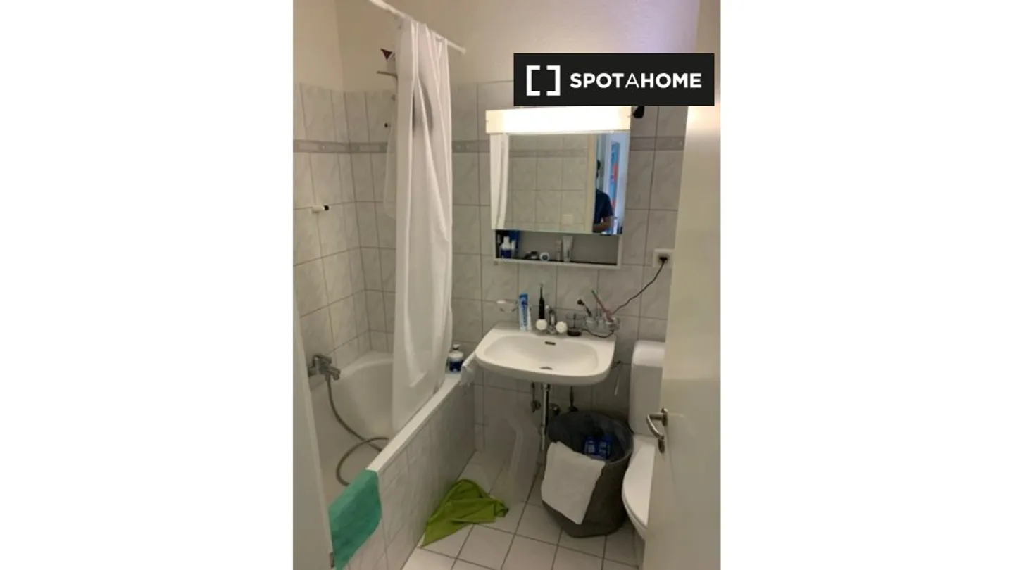 Charming Apartment - Photo 18 of 18