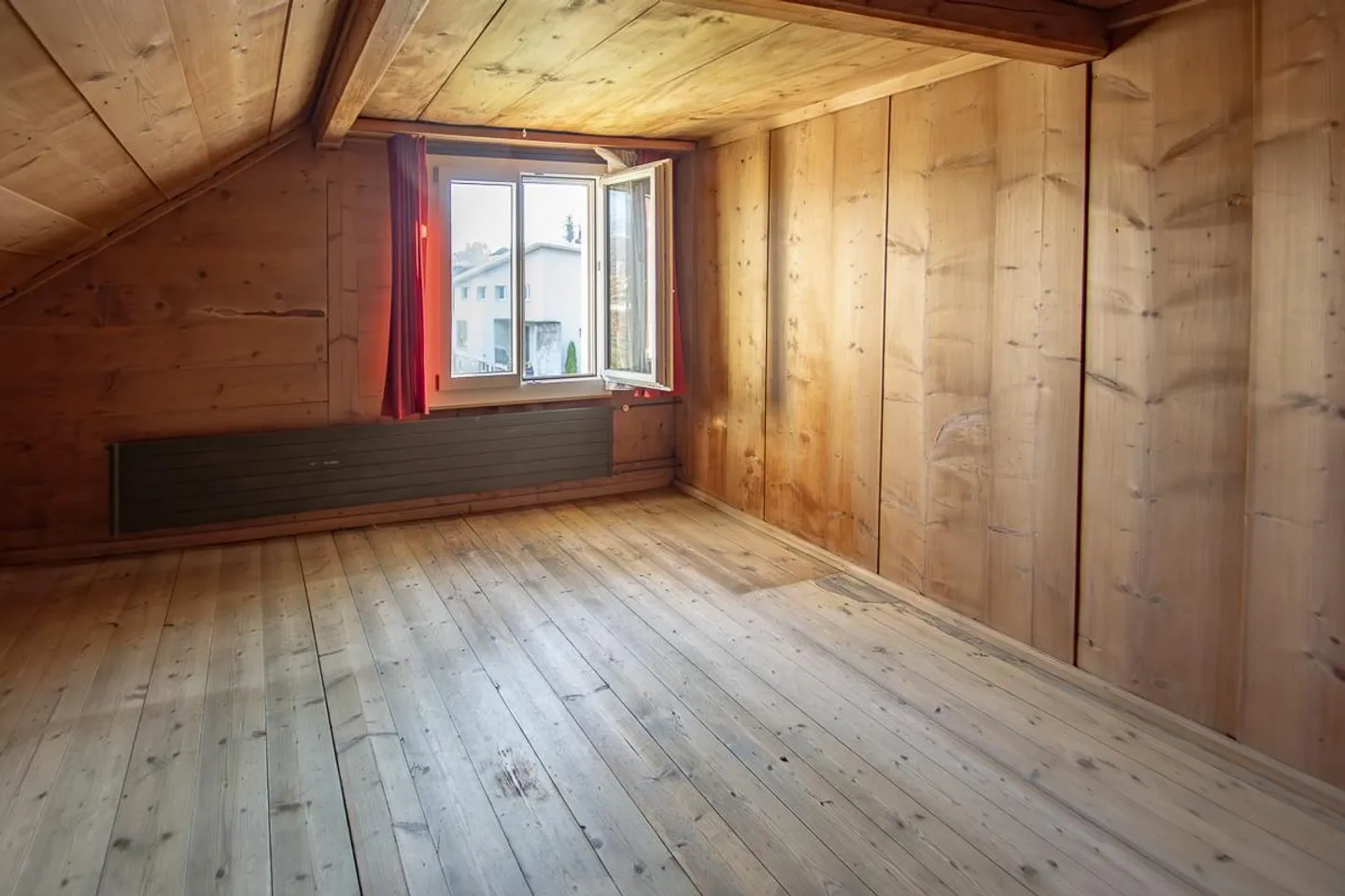 Rare opportunity for craftsmen/pet owners in an attractive residential area! - Photo 5 of 6