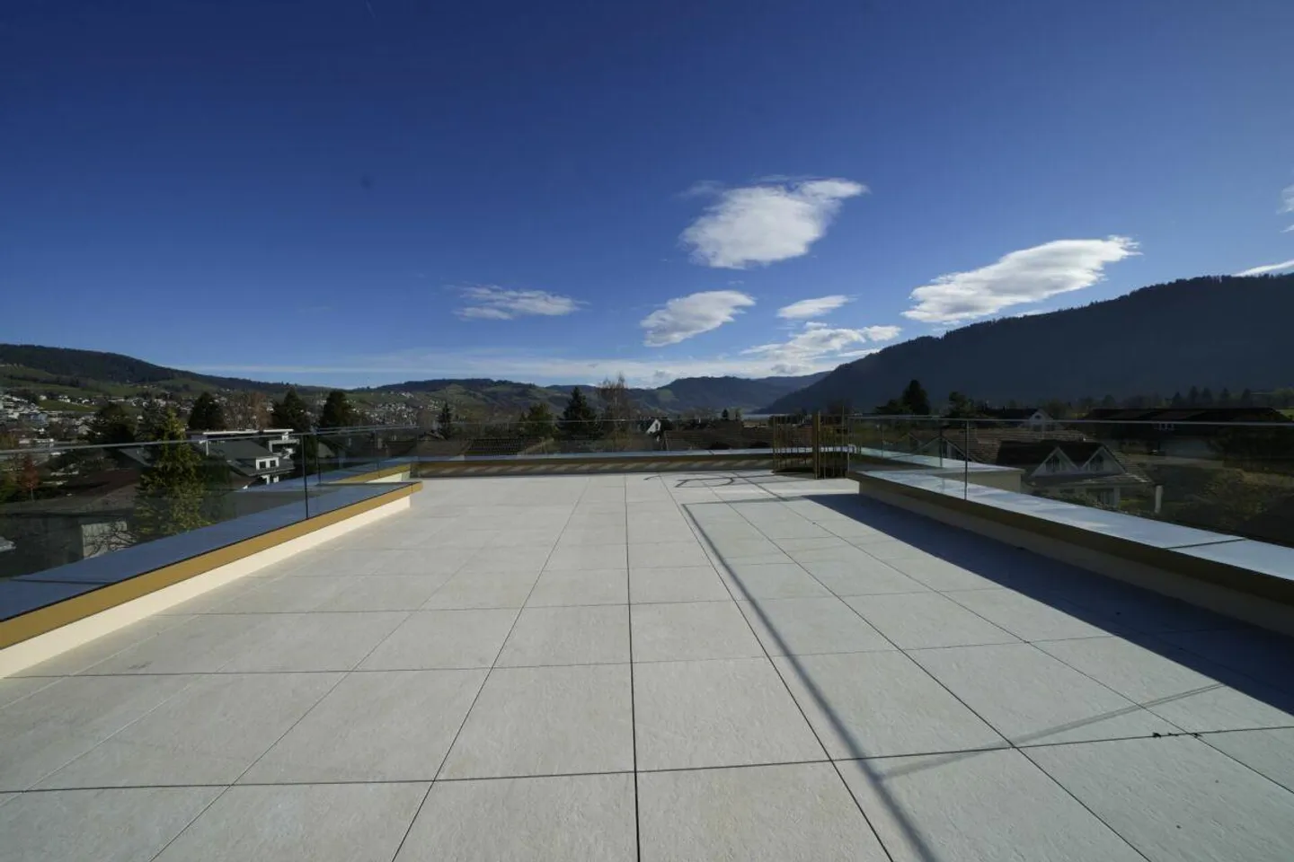 Villa neuve exclusive avec terrasse sur le toit, ascenseur et luxueux indoor-outdoor living - Photo 24 sur 28