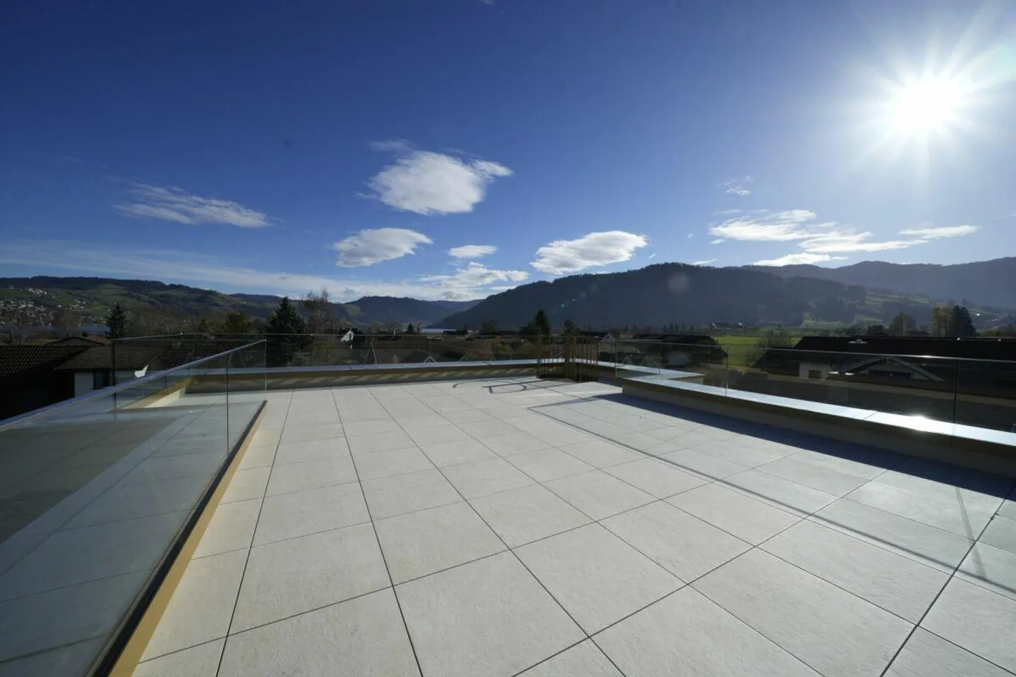 Villa neuve exclusive avec terrasse sur le toit, ascenseur et luxueux indoor-outdoor living - Photo 25 sur 28